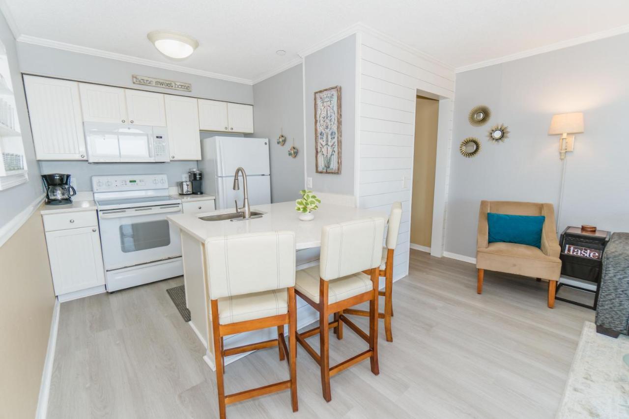 Stunning Views!!-Oceanfront Villa-Heated Pool-Private Balcony-Tiki Bar-Walk To Coligny Plaza Хилтон-Хед-Айленд Экстерьер фото